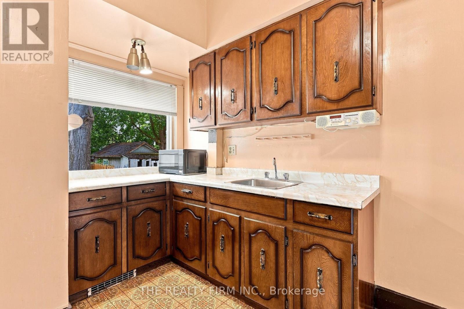 35 WHARNCLIFFE ROAD S - Image 19