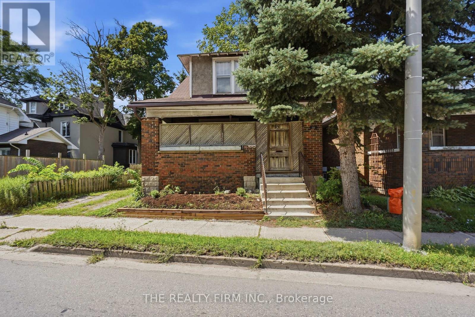 35 WHARNCLIFFE ROAD S - 2