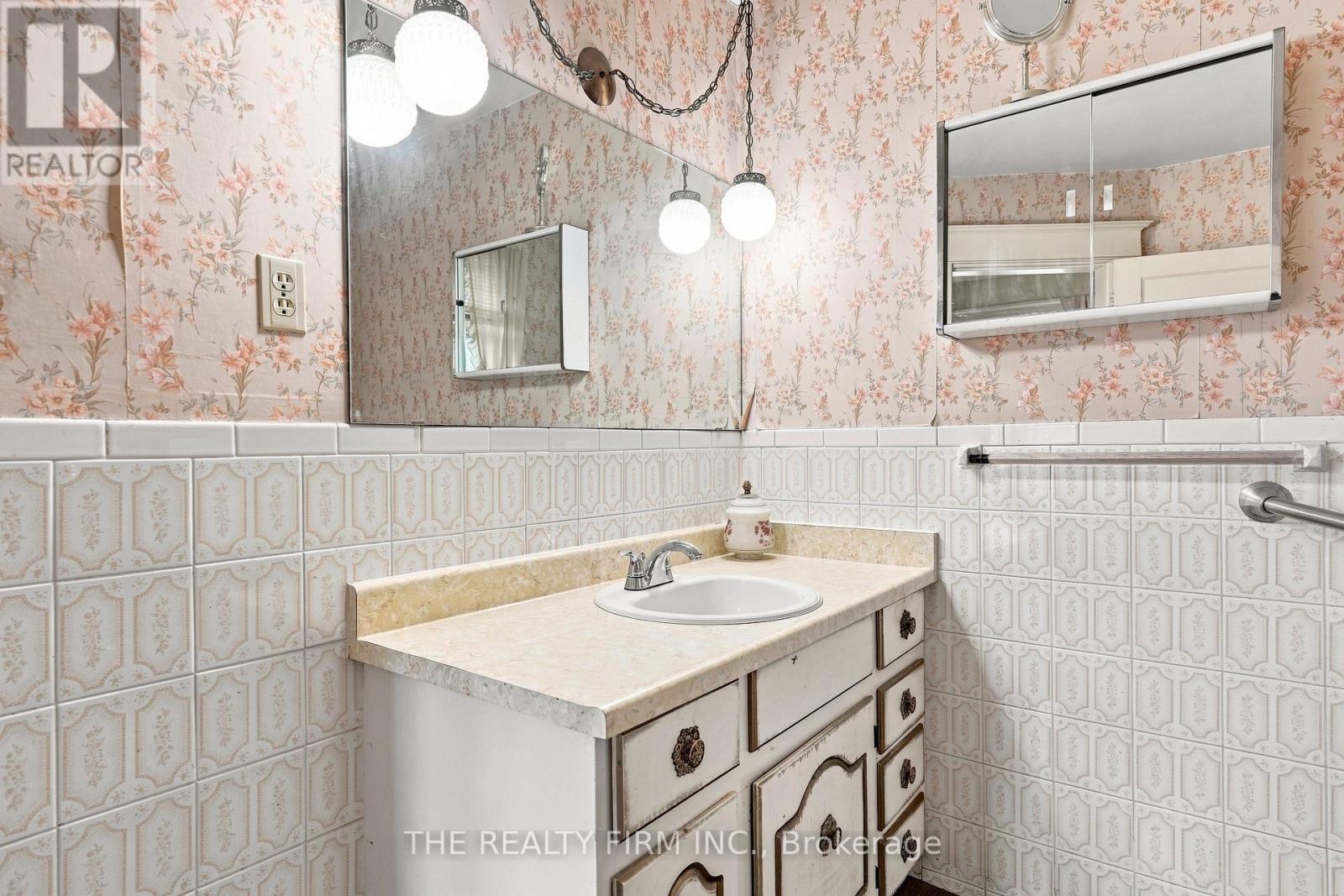 35 WHARNCLIFFE ROAD S - Image 27