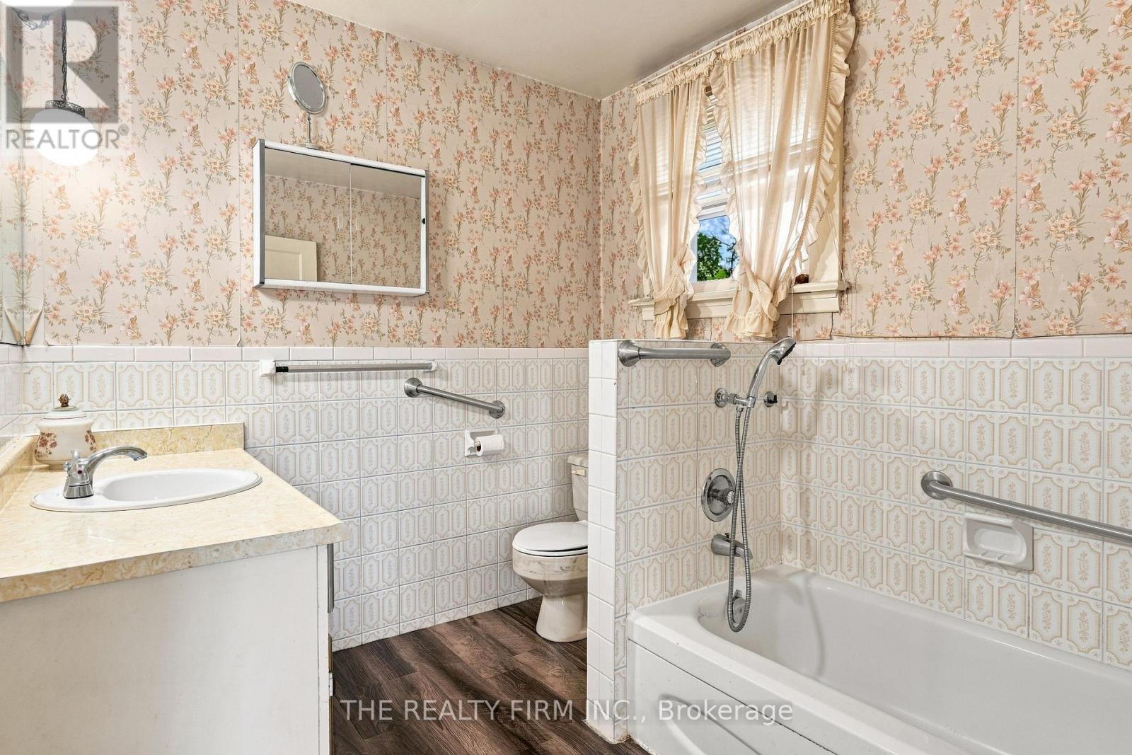 35 WHARNCLIFFE ROAD S - Image 28