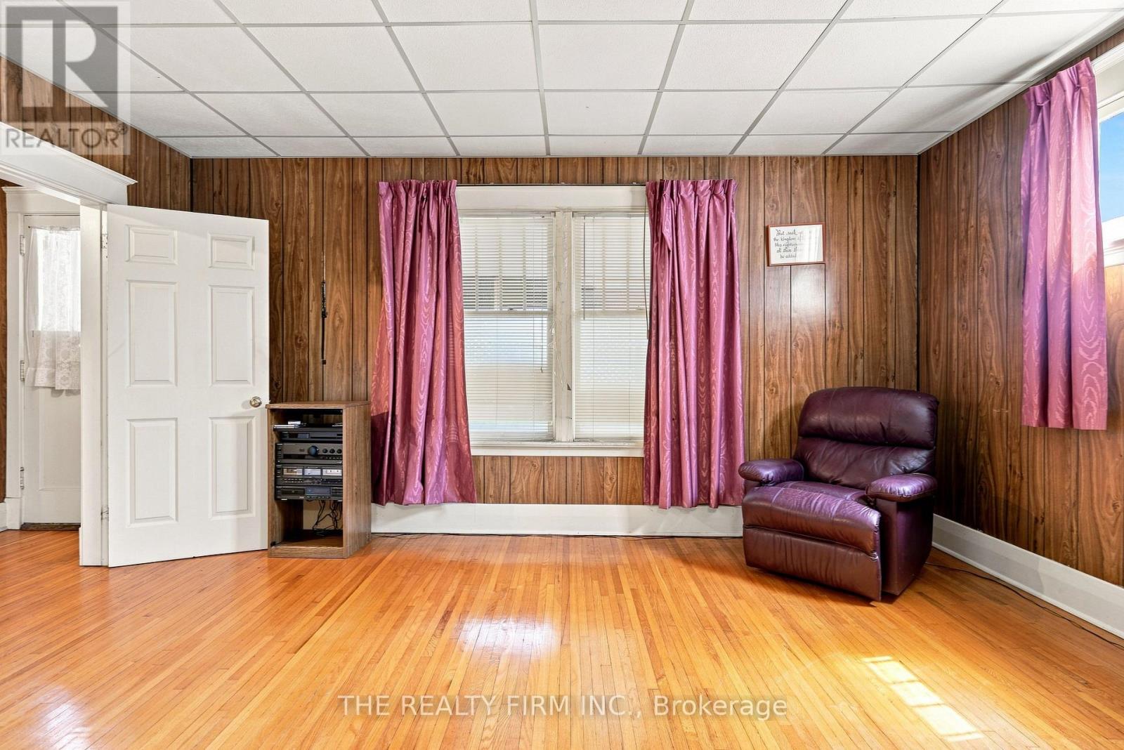 35 WHARNCLIFFE ROAD S - 9