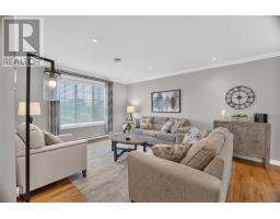 10 O'Flaherty Crescent thumbnail 4