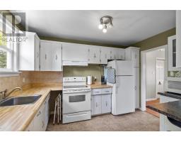 22 Holbrook Avenue thumbnail 5