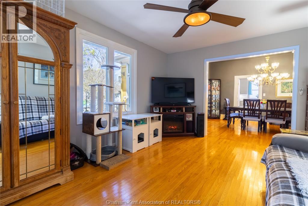 335 Wellington STREET West - Image 13