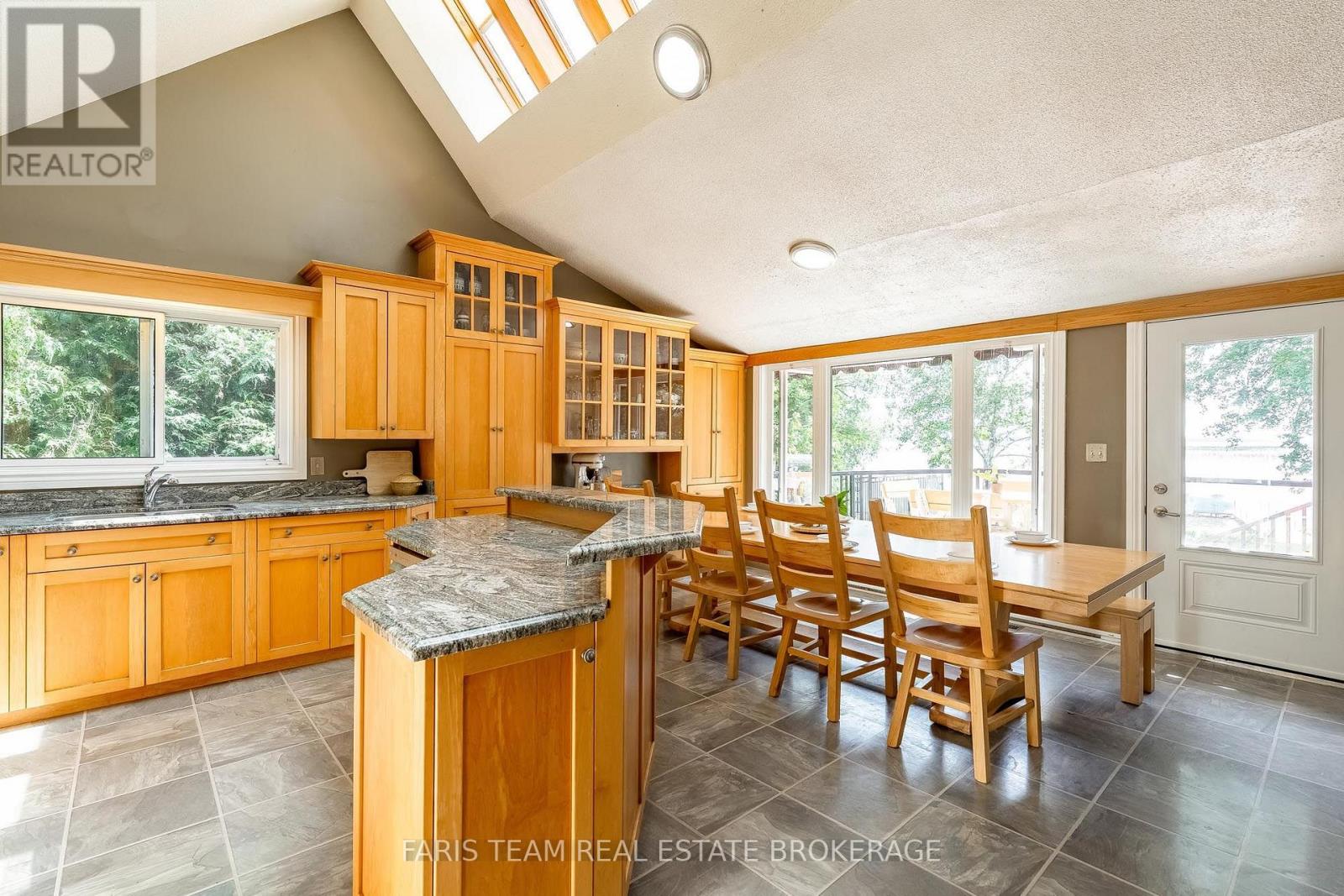 3299 SHOREVIEW DRIVE - 9