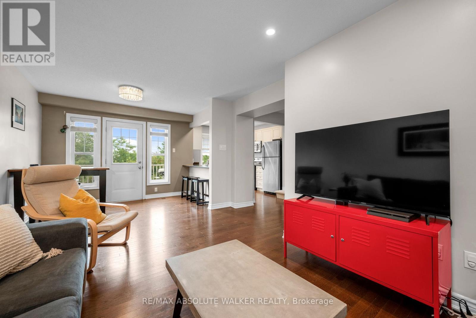 156 SUNSHINE CRESCENT - 6