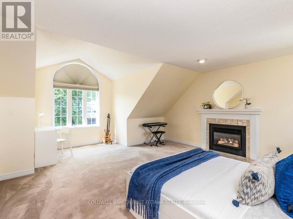 5 HEARN CRESCENT - 27