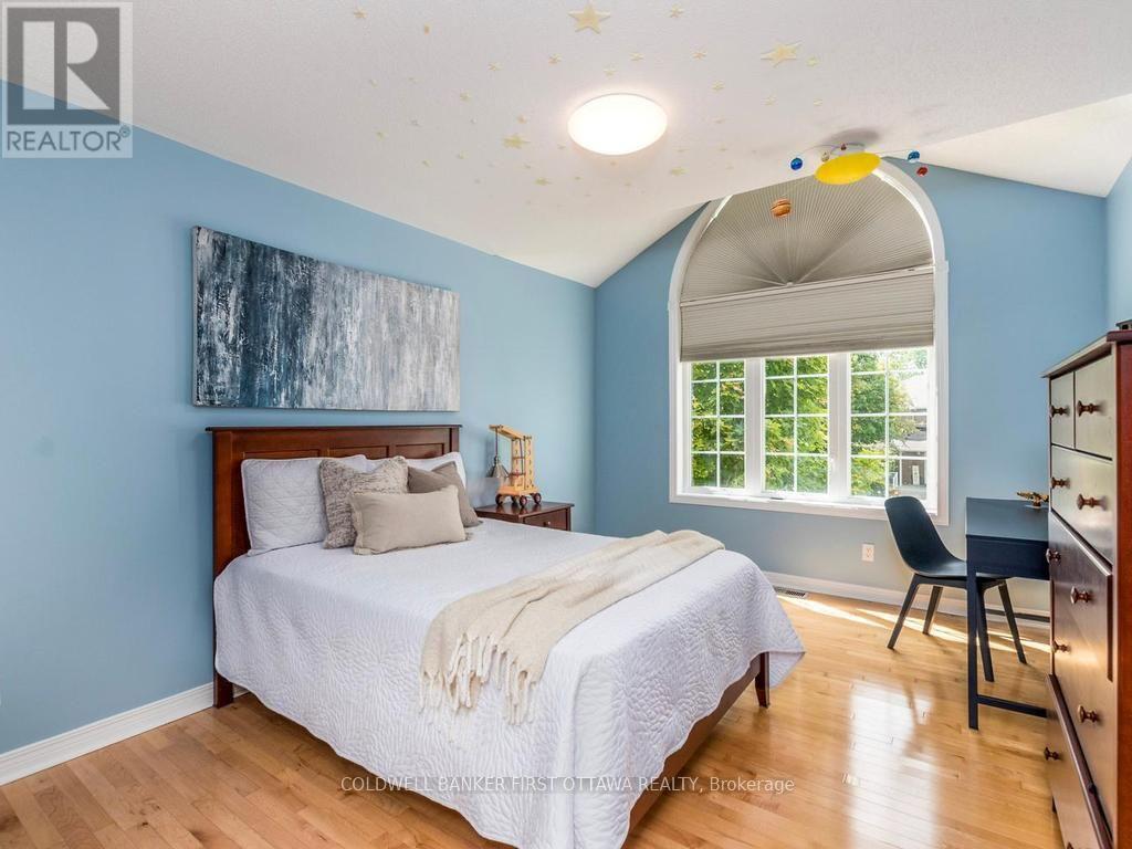 5 HEARN CRESCENT - 31