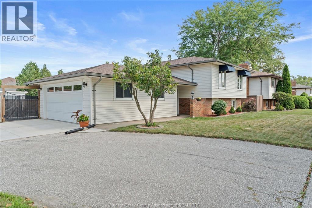 2402 St. Alphonse AVENUE - 1