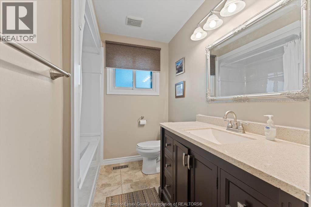 2402 St. Alphonse AVENUE - 14