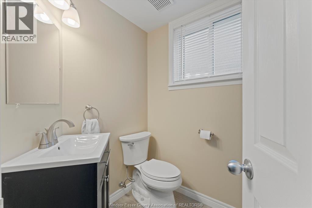 2402 St. Alphonse AVENUE - 22