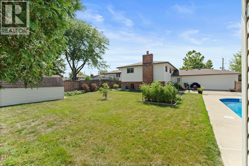 2402 St. Alphonse AVENUE - 34