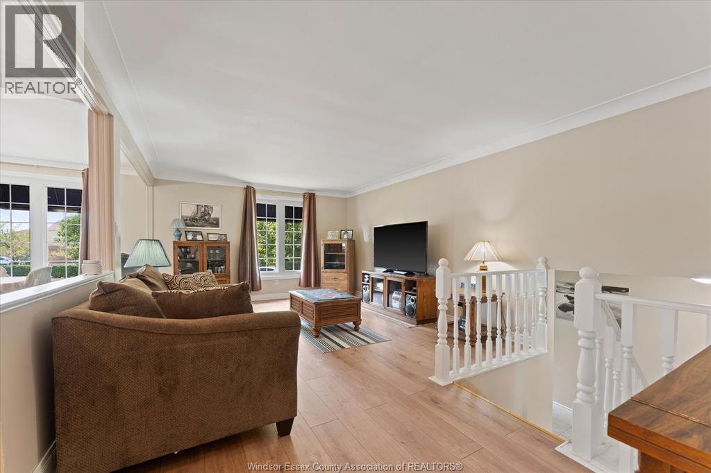 2402 St. Alphonse AVENUE - 4