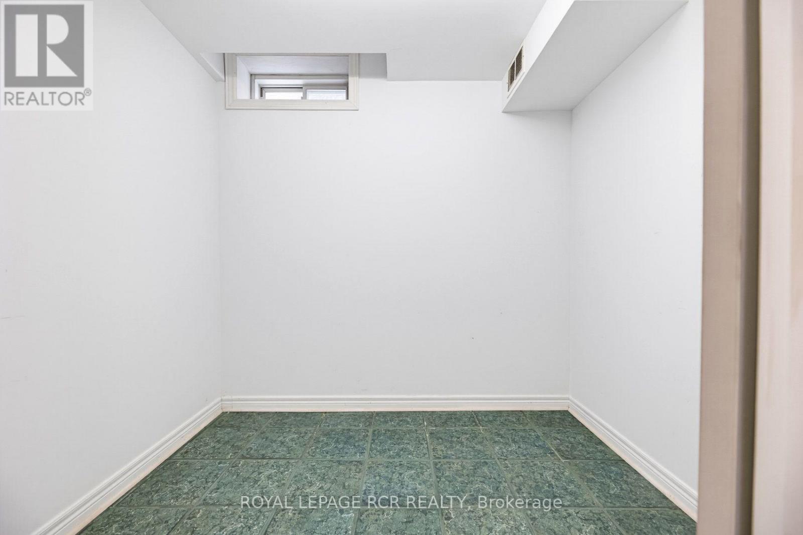20 KIRKWOOD CRESCENT - Image 40