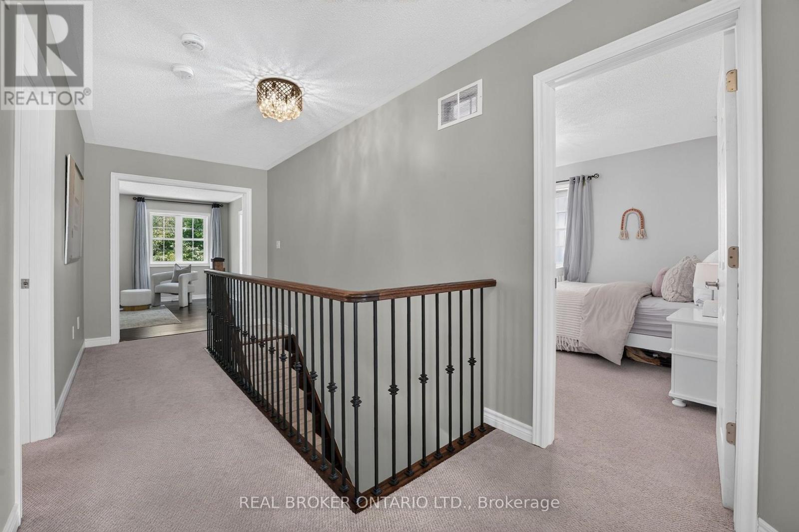 60 MEADOWGLEN BOULEVARD - Image 25
