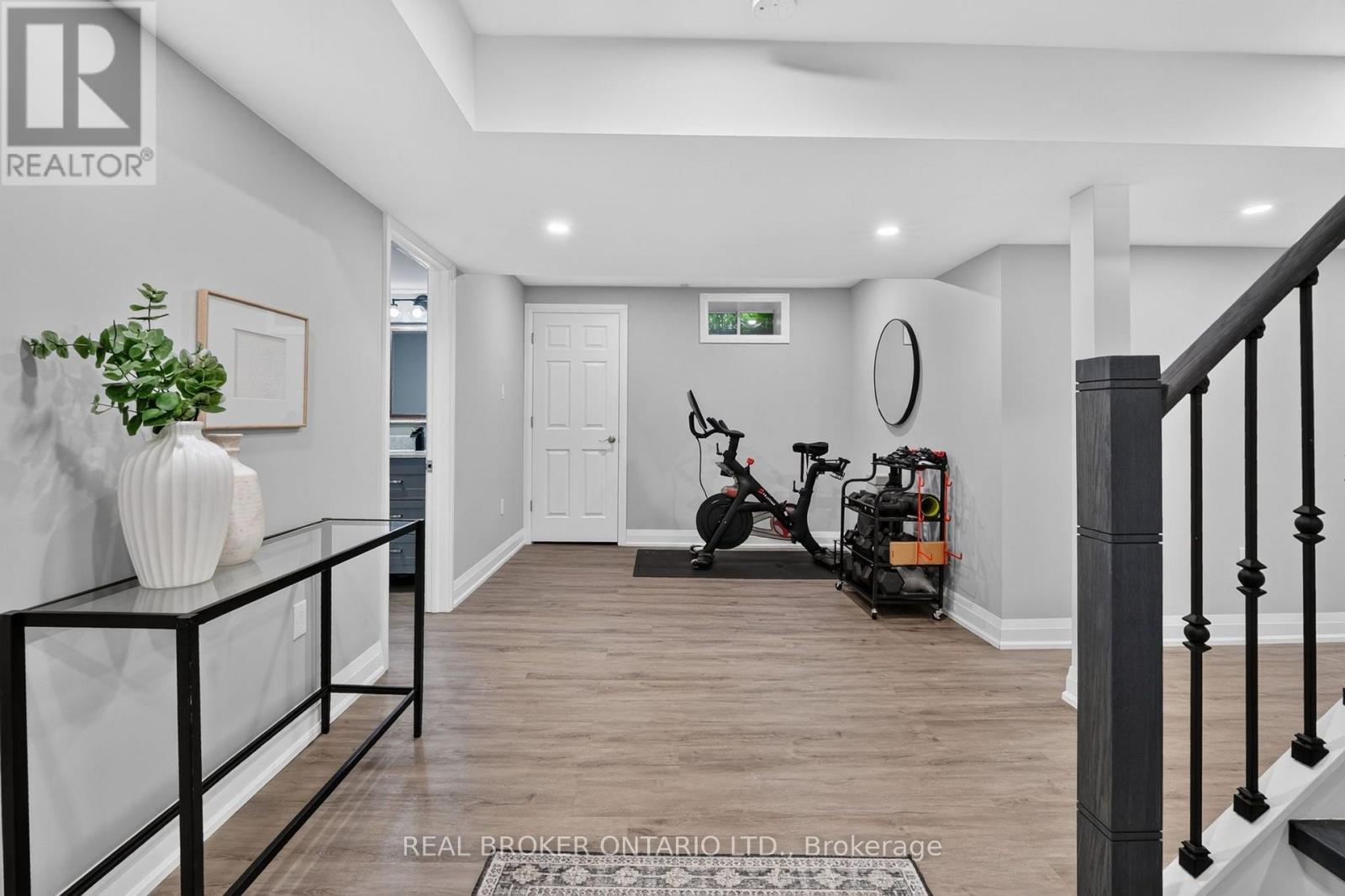 60 MEADOWGLEN BOULEVARD - Image 36