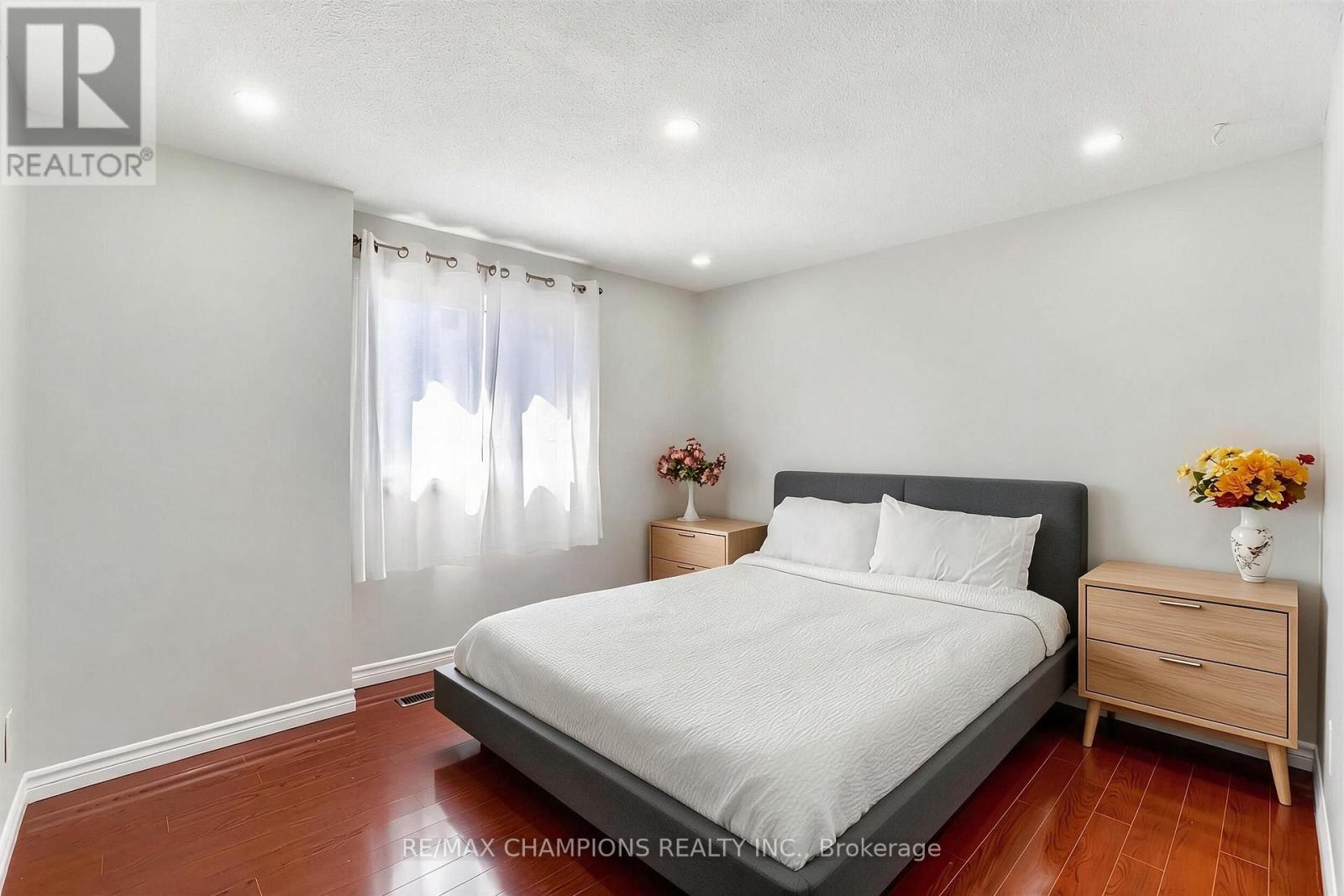 60 BANTING CRESCENT - 15