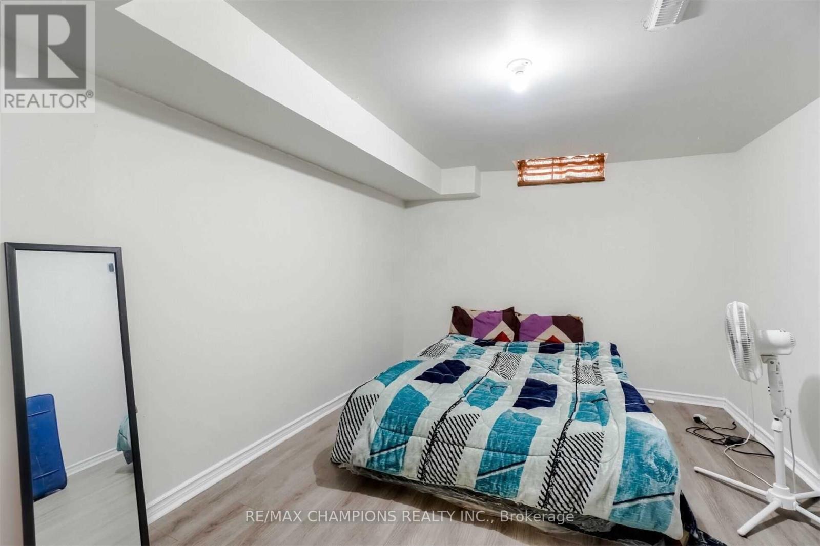 60 BANTING CRESCENT - 23