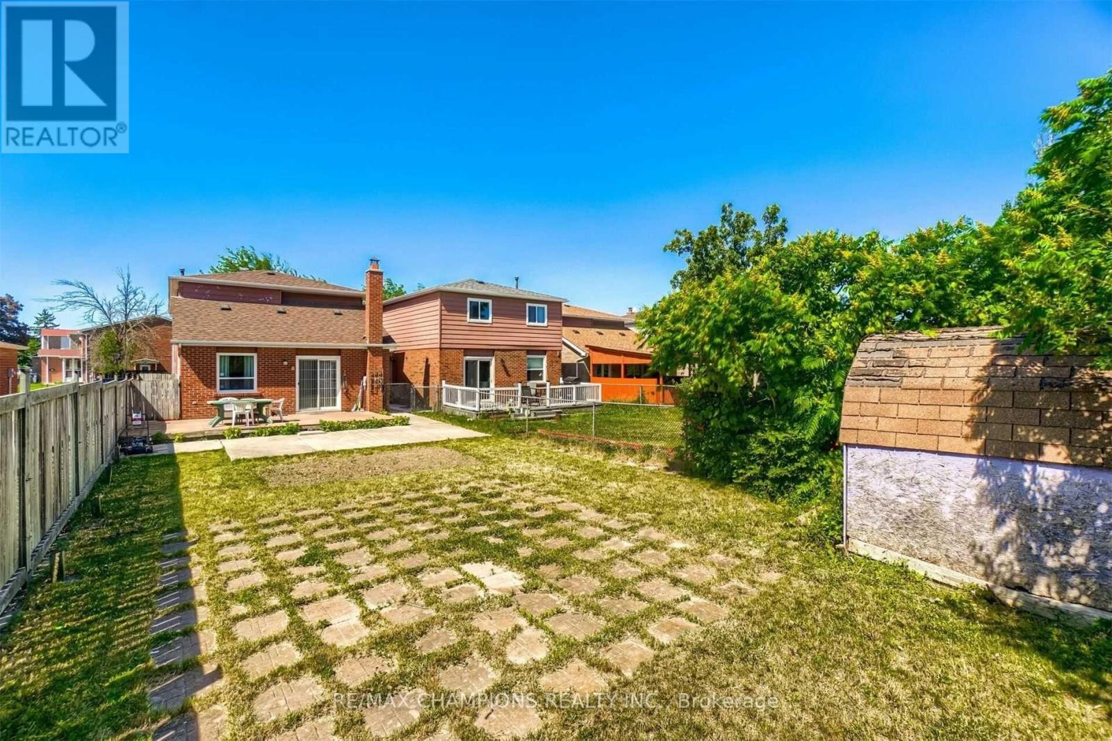 60 BANTING CRESCENT - 27