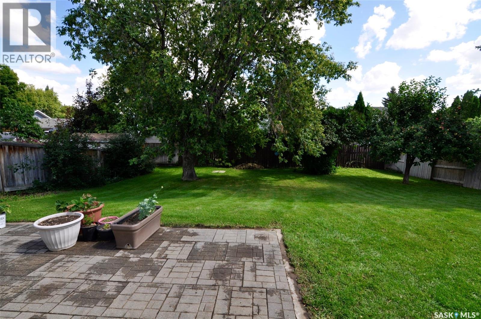 407 Wathaman CRESCENT - 2