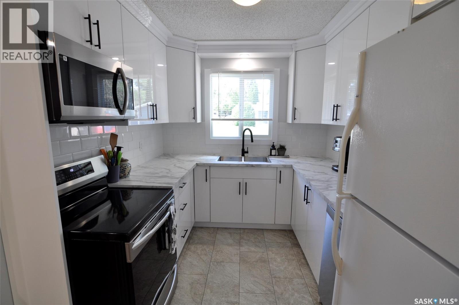 407 Wathaman CRESCENT - 9
