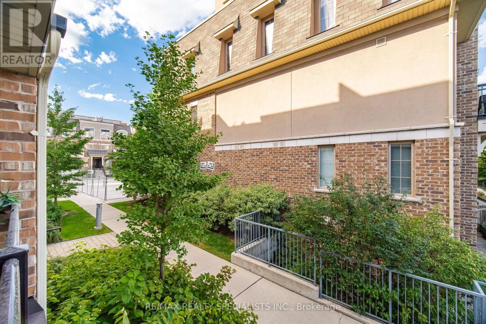 #66 2441 GREENWICH DRIVE - Image 35