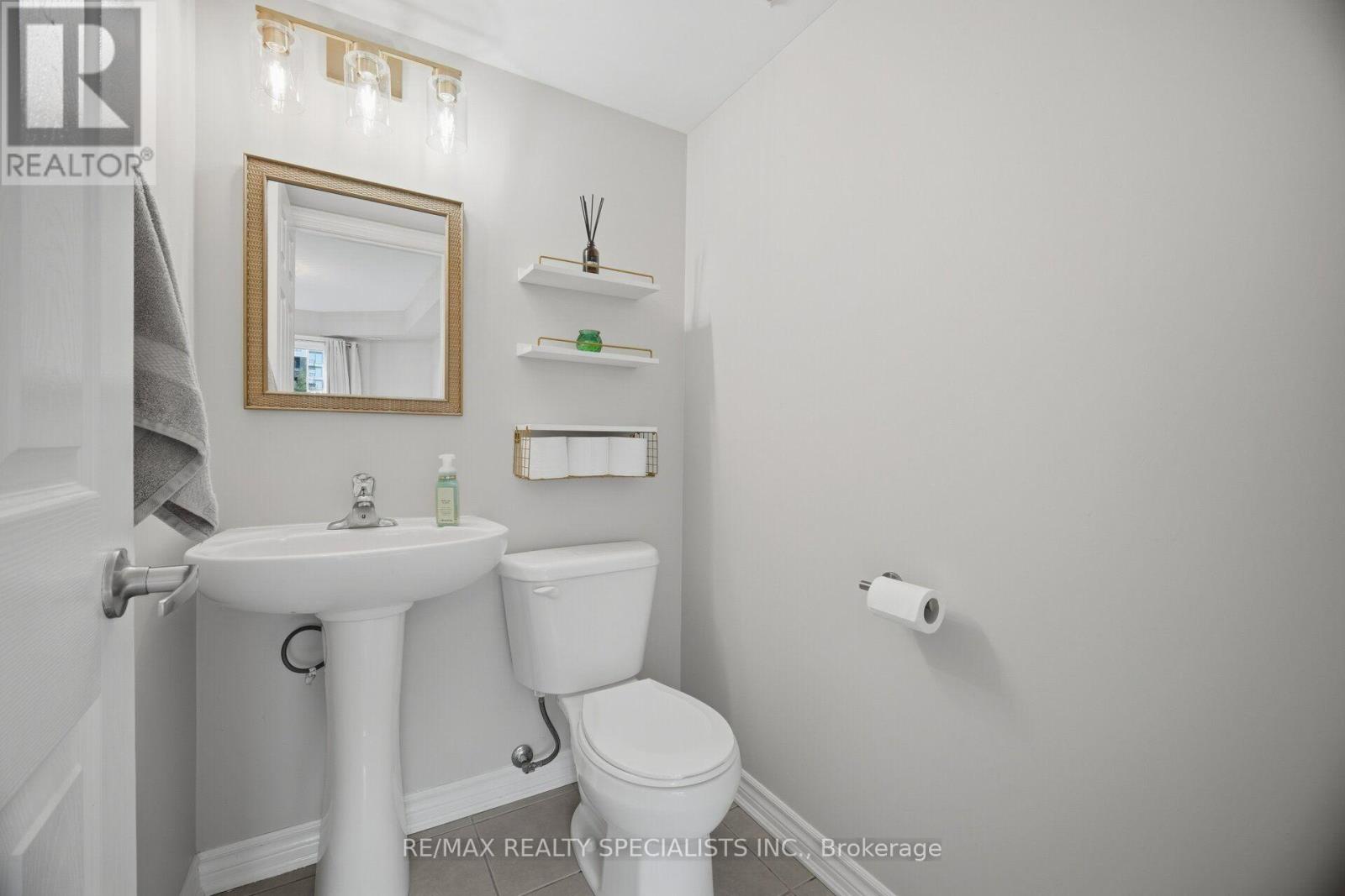#66 2441 GREENWICH DRIVE - Image 28