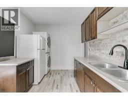 4pc Bathroom - 153 Drummond Street Unit# Upper, Brantford, ON N3S6A4 Photo 6