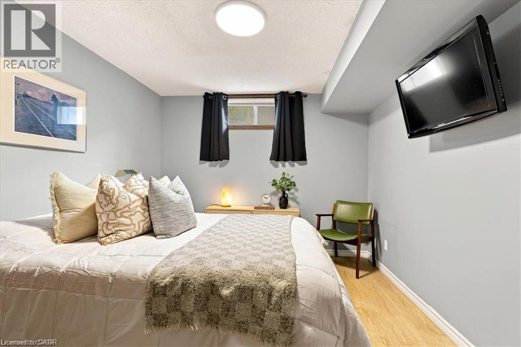 369 CRIMSON Drive - Image 31