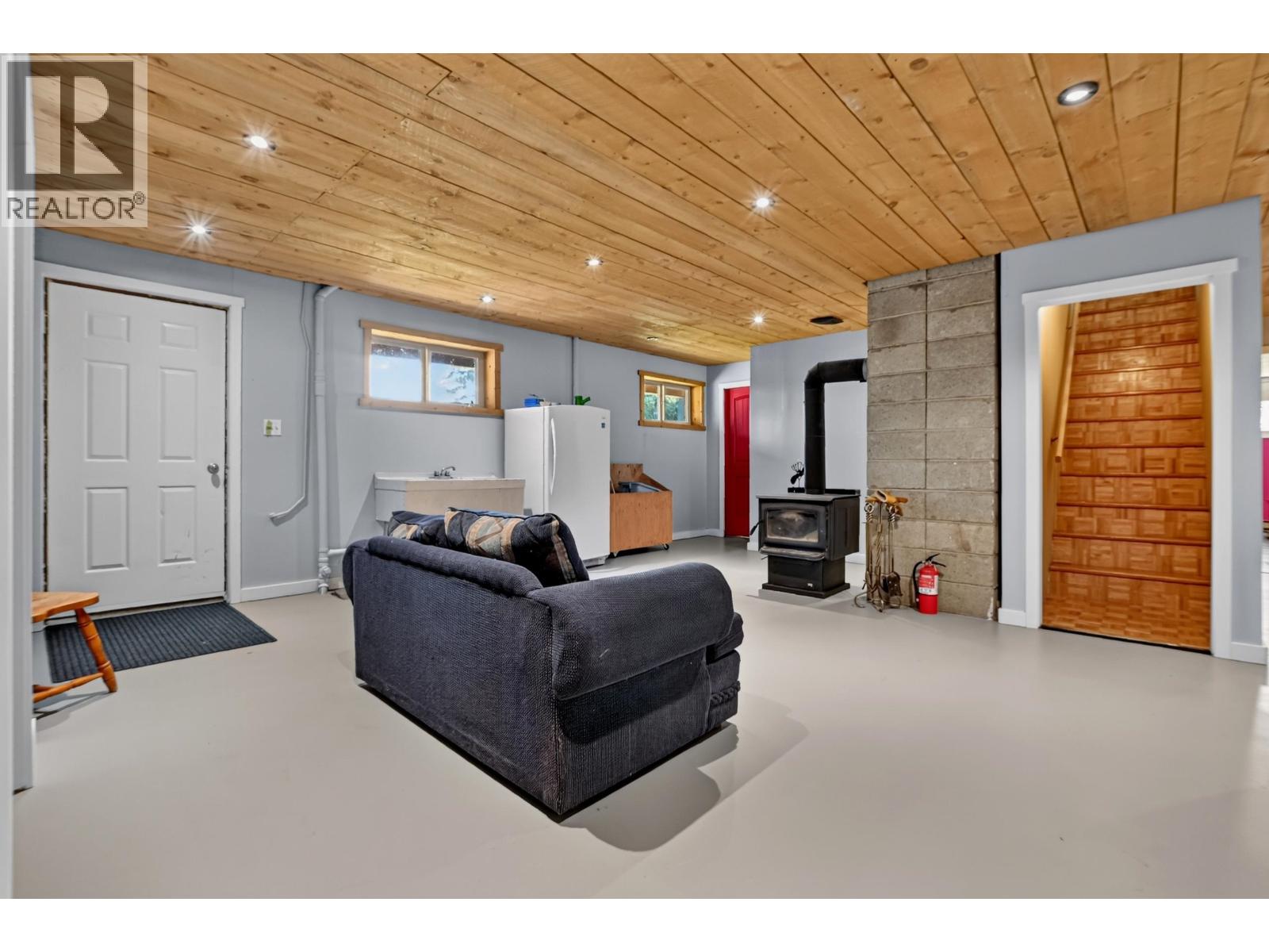 717 FRANCOIS LAKE ROAD - 24