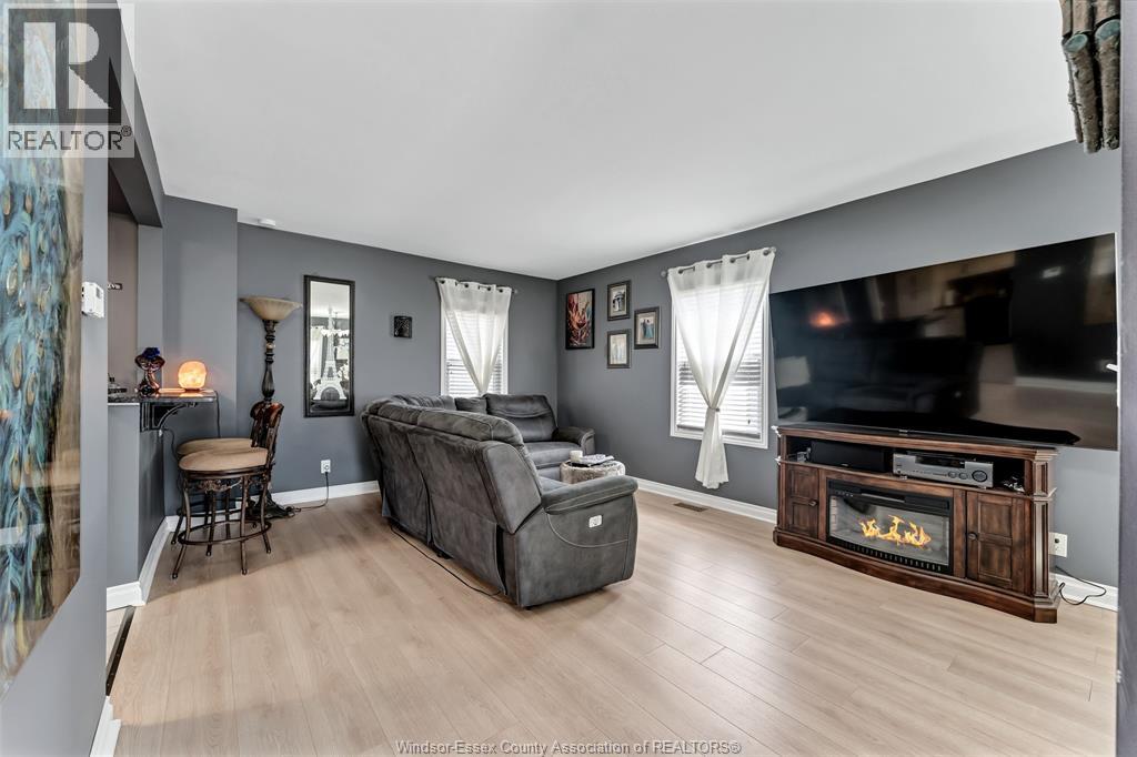 858 LESPERANCE - Image 15