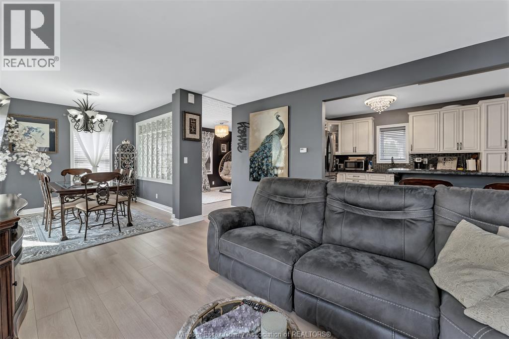 858 LESPERANCE - 17
