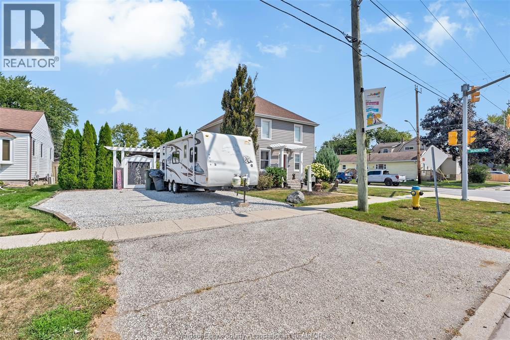 858 LESPERANCE - 3