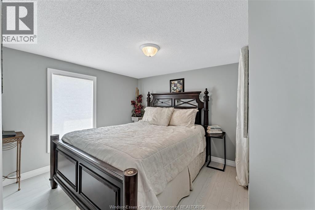 858 LESPERANCE - Image 32