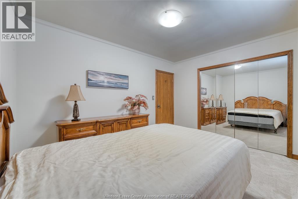 1709 GLADSTONE AVENUE - 13