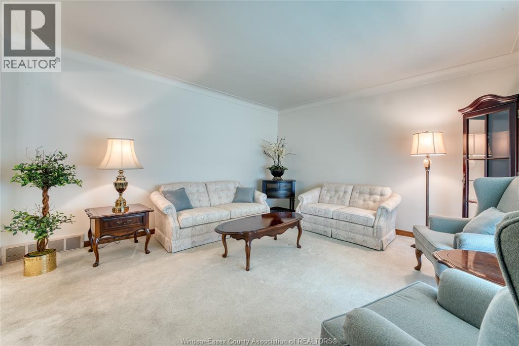 1709 GLADSTONE AVENUE - 3