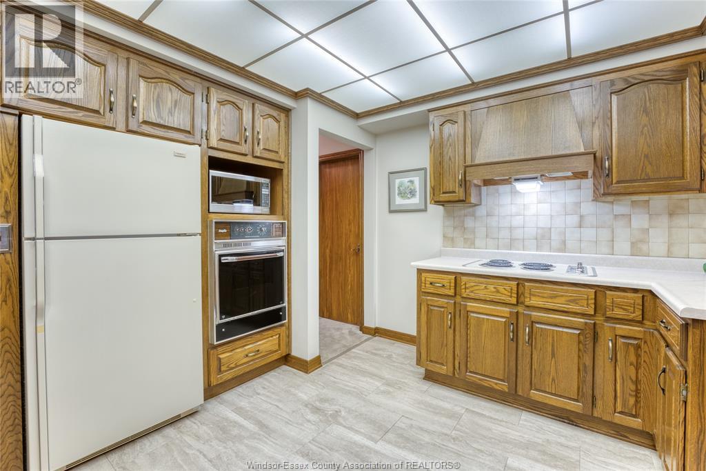1709 GLADSTONE AVENUE - 9