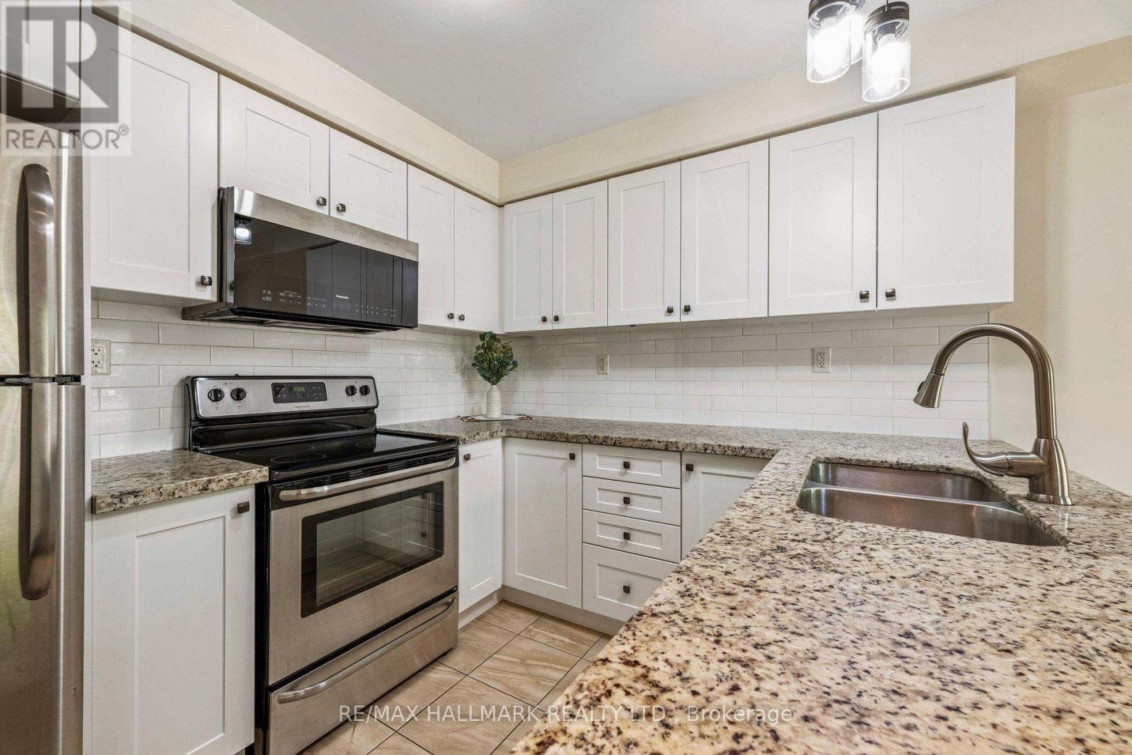 24 MARKHAM TRAIL - 10