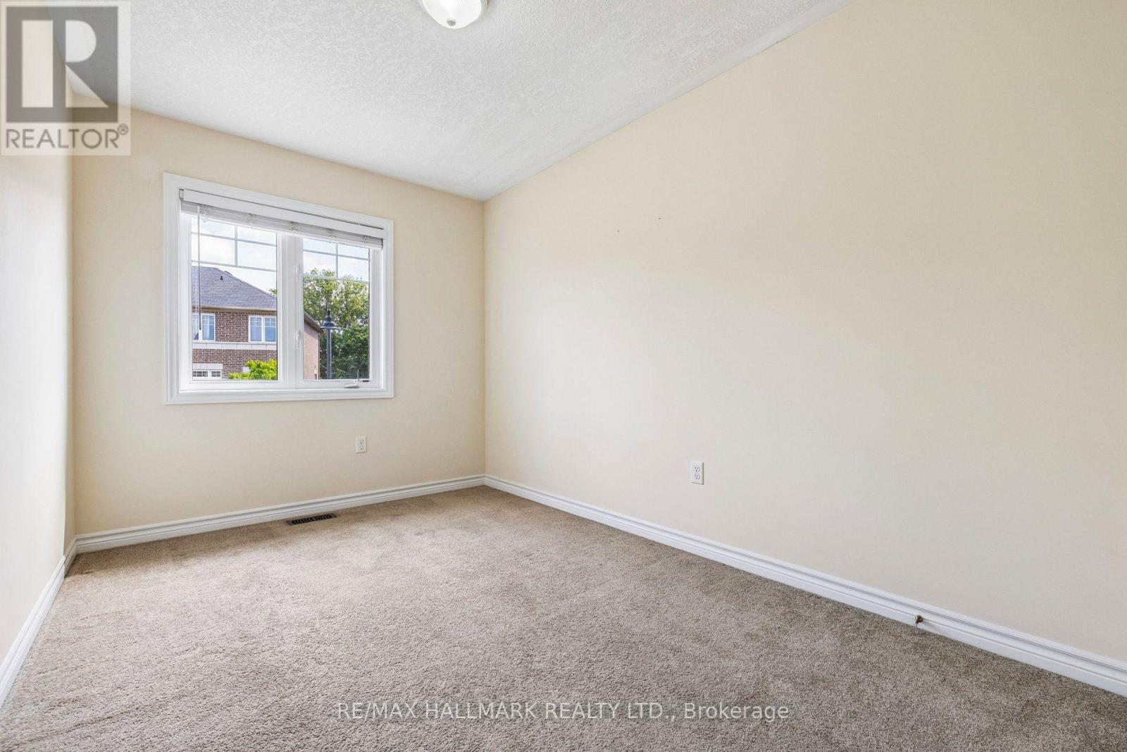 24 MARKHAM TRAIL - Image 15