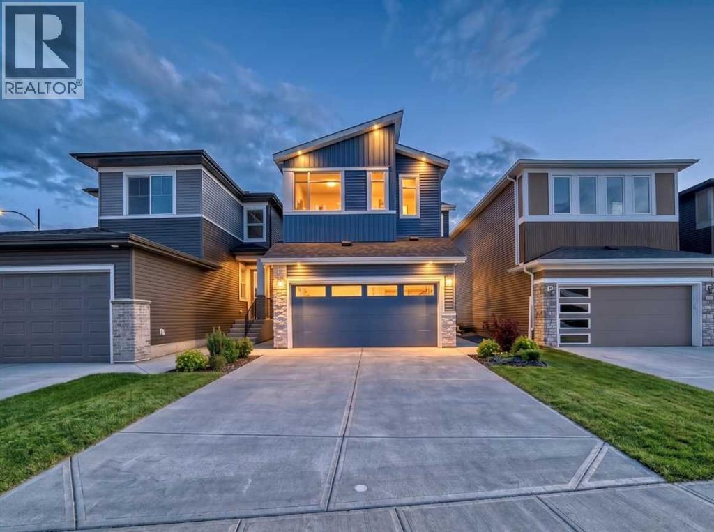 374 Corner Glen Way NE - 2