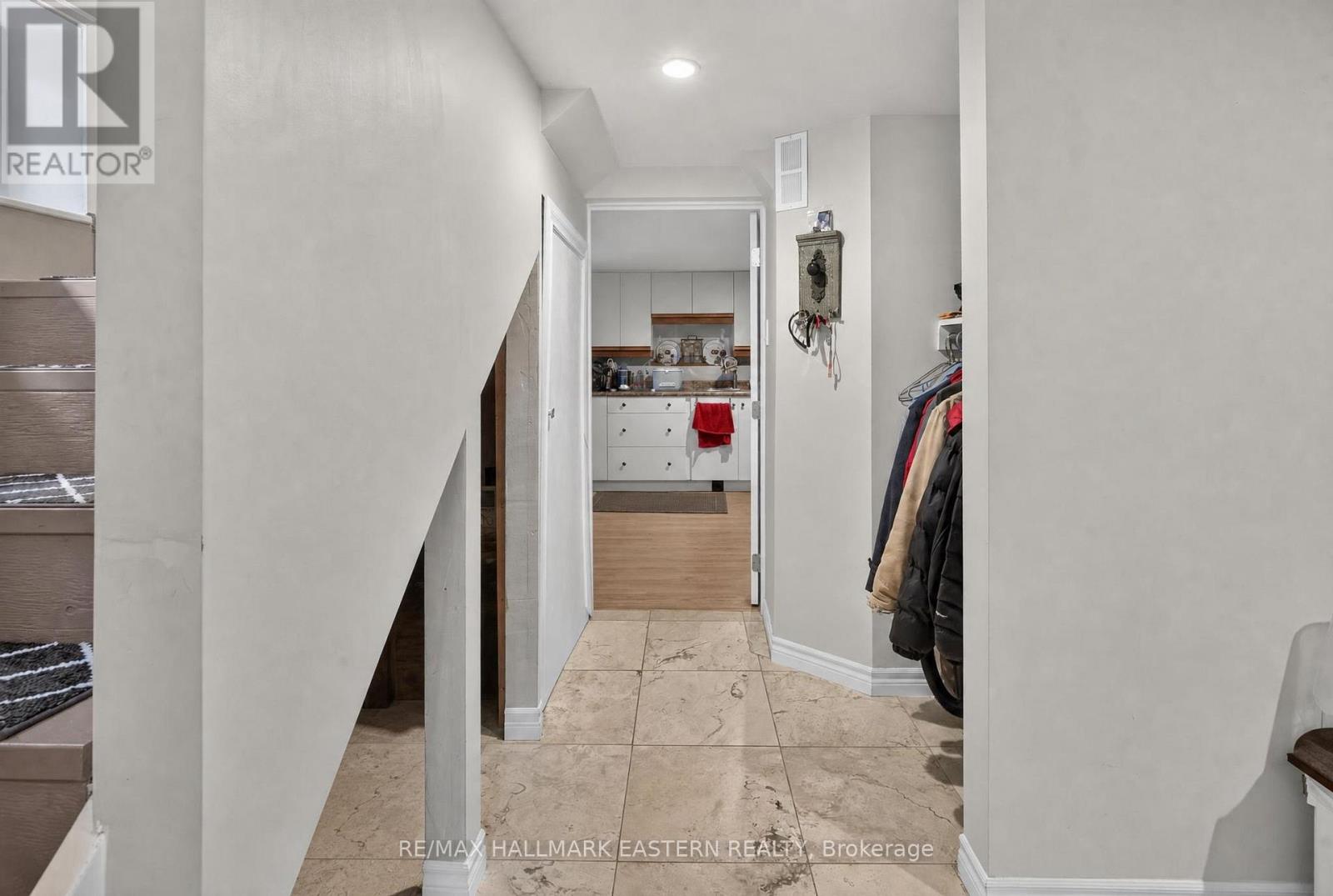 501 GLENGARRY AVENUE - Image 21