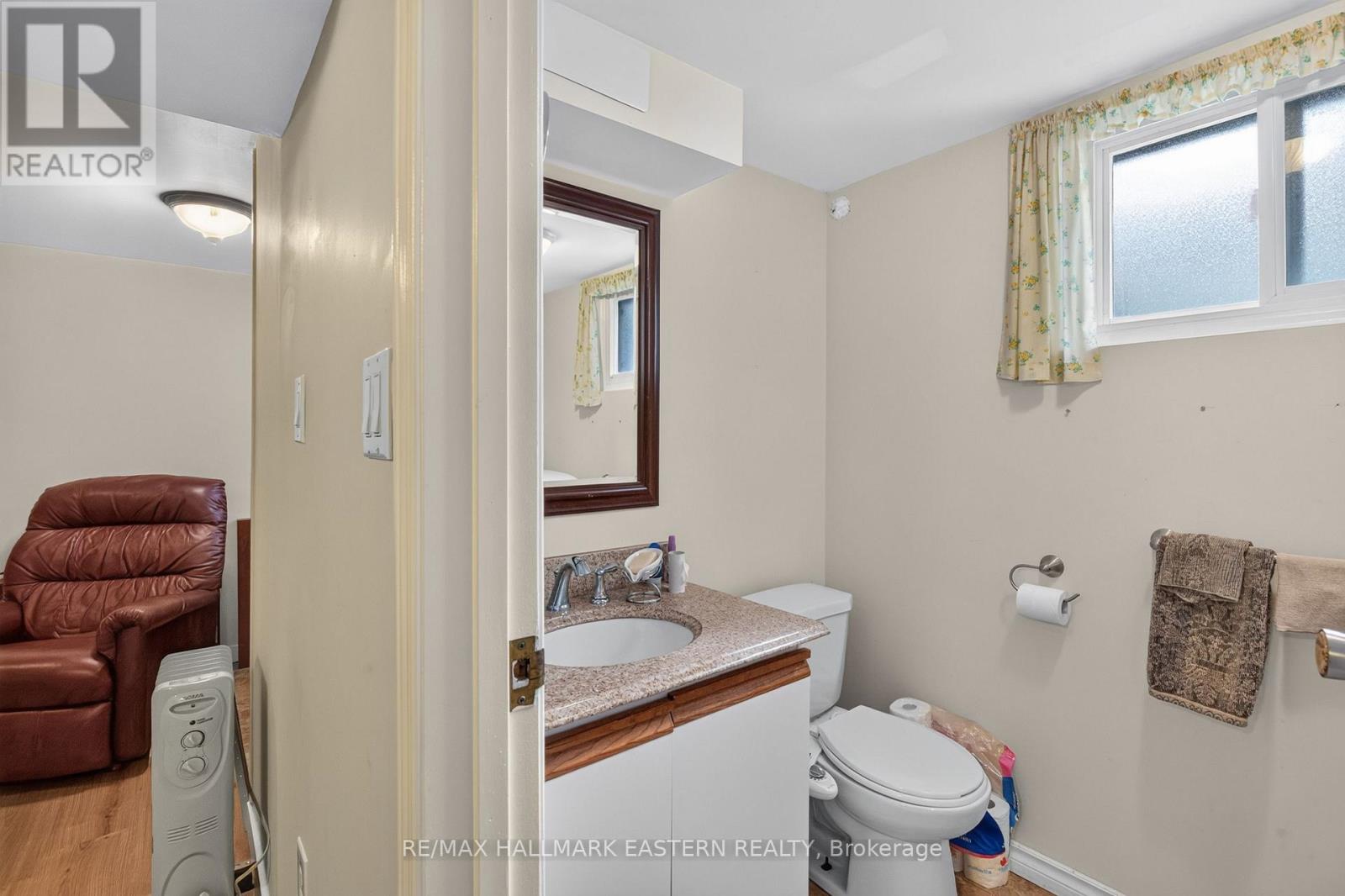 501 GLENGARRY AVENUE - 23