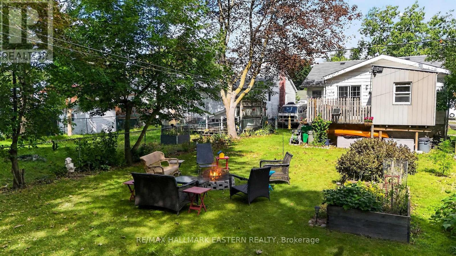 501 GLENGARRY AVENUE - 37