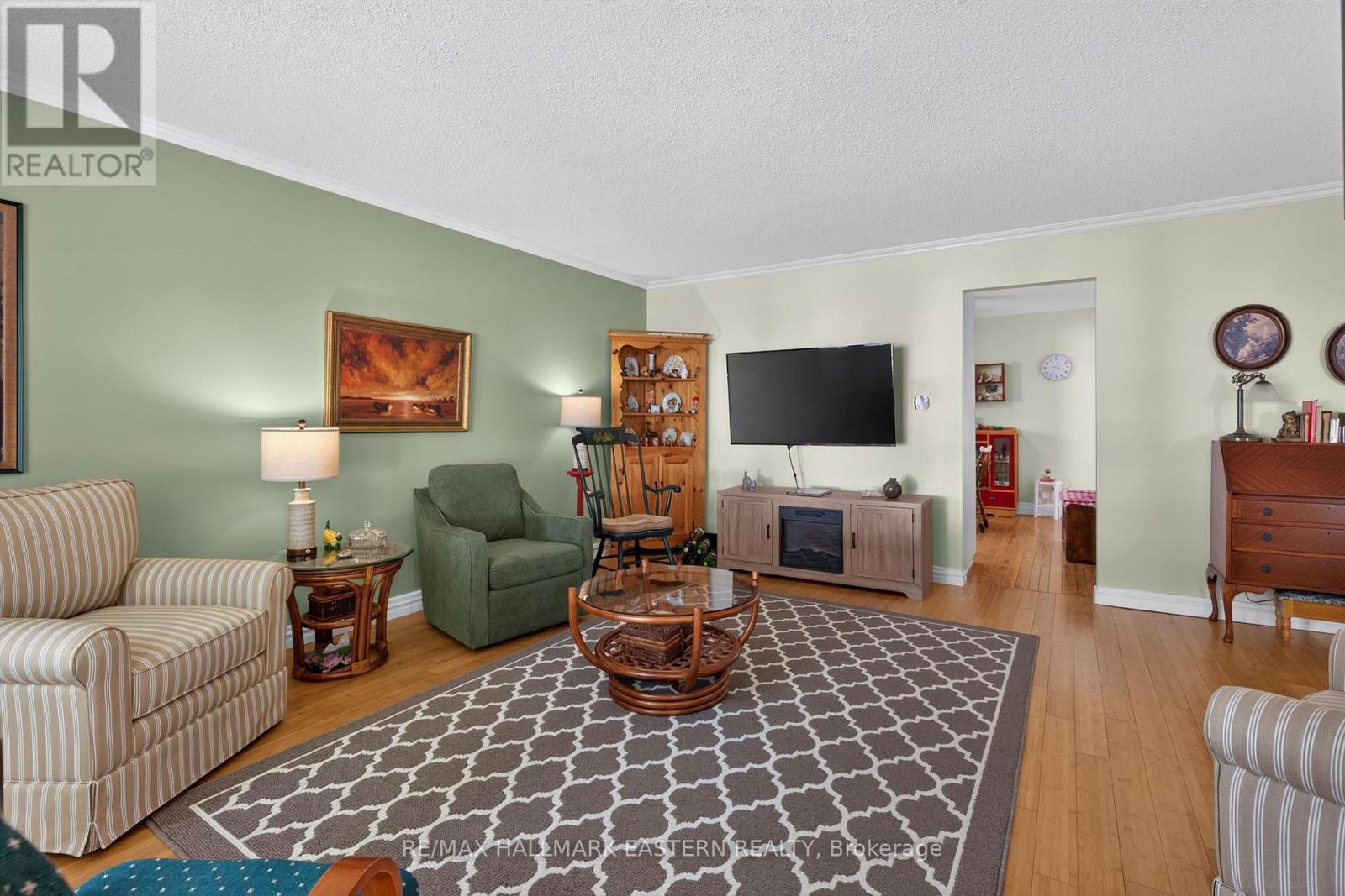 501 GLENGARRY AVENUE - 7