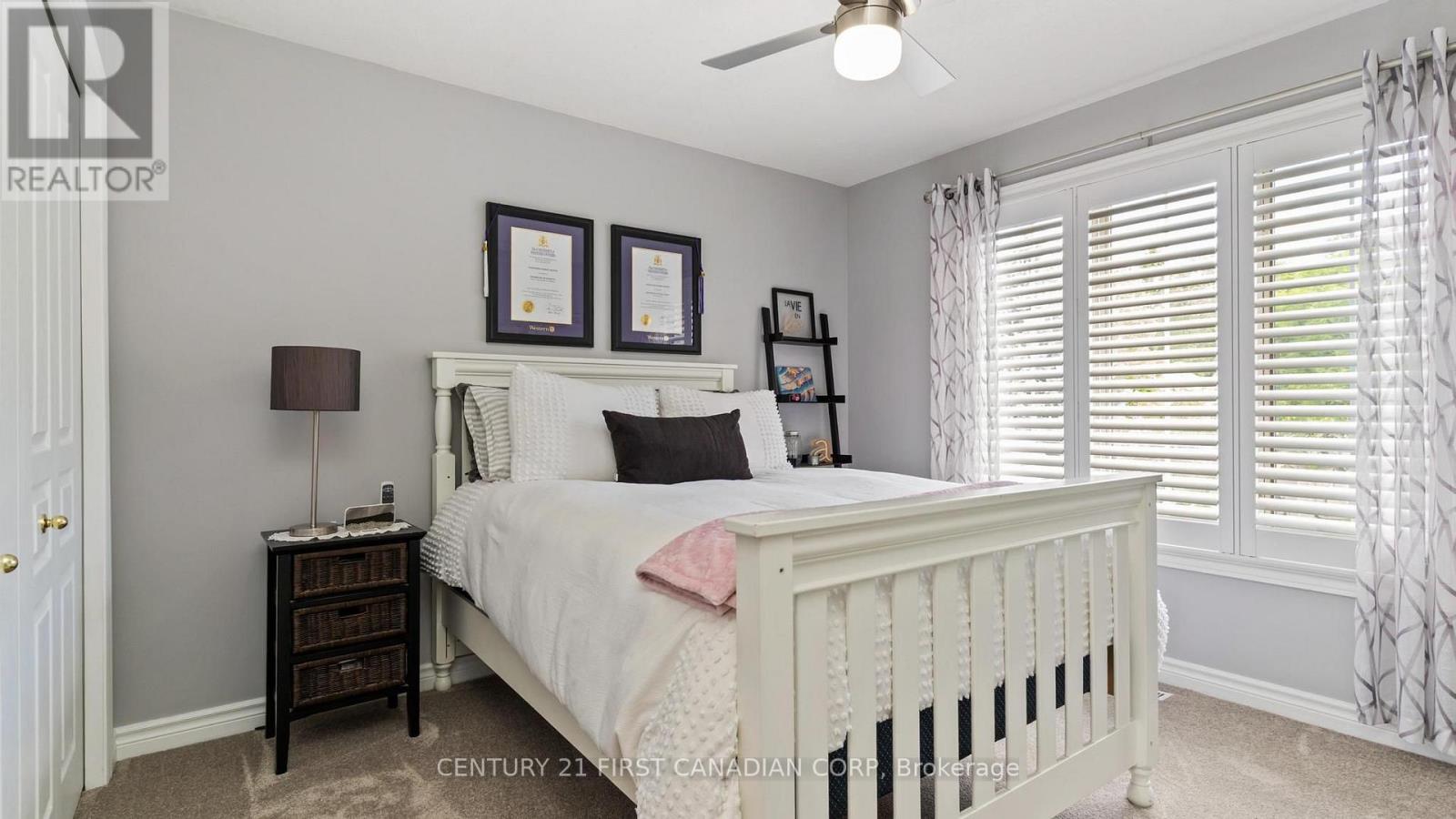 114 LONGVIEW COURT - 27