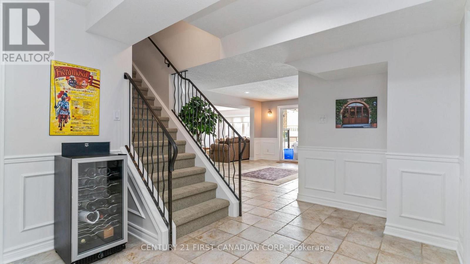 114 LONGVIEW COURT - 30