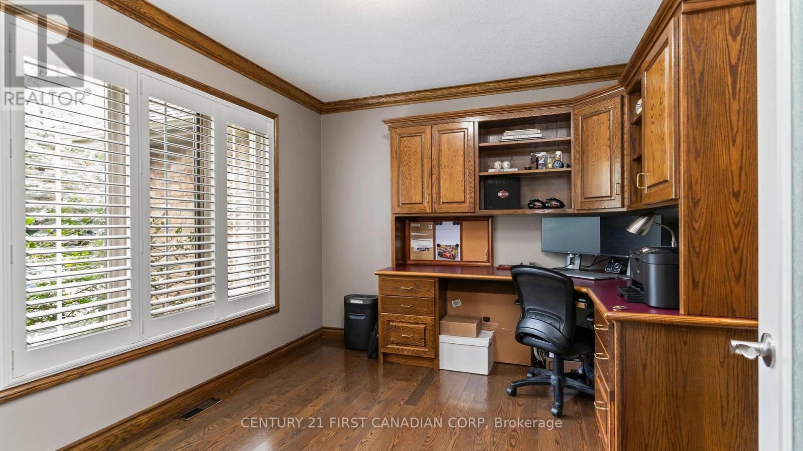 114 LONGVIEW COURT - 6