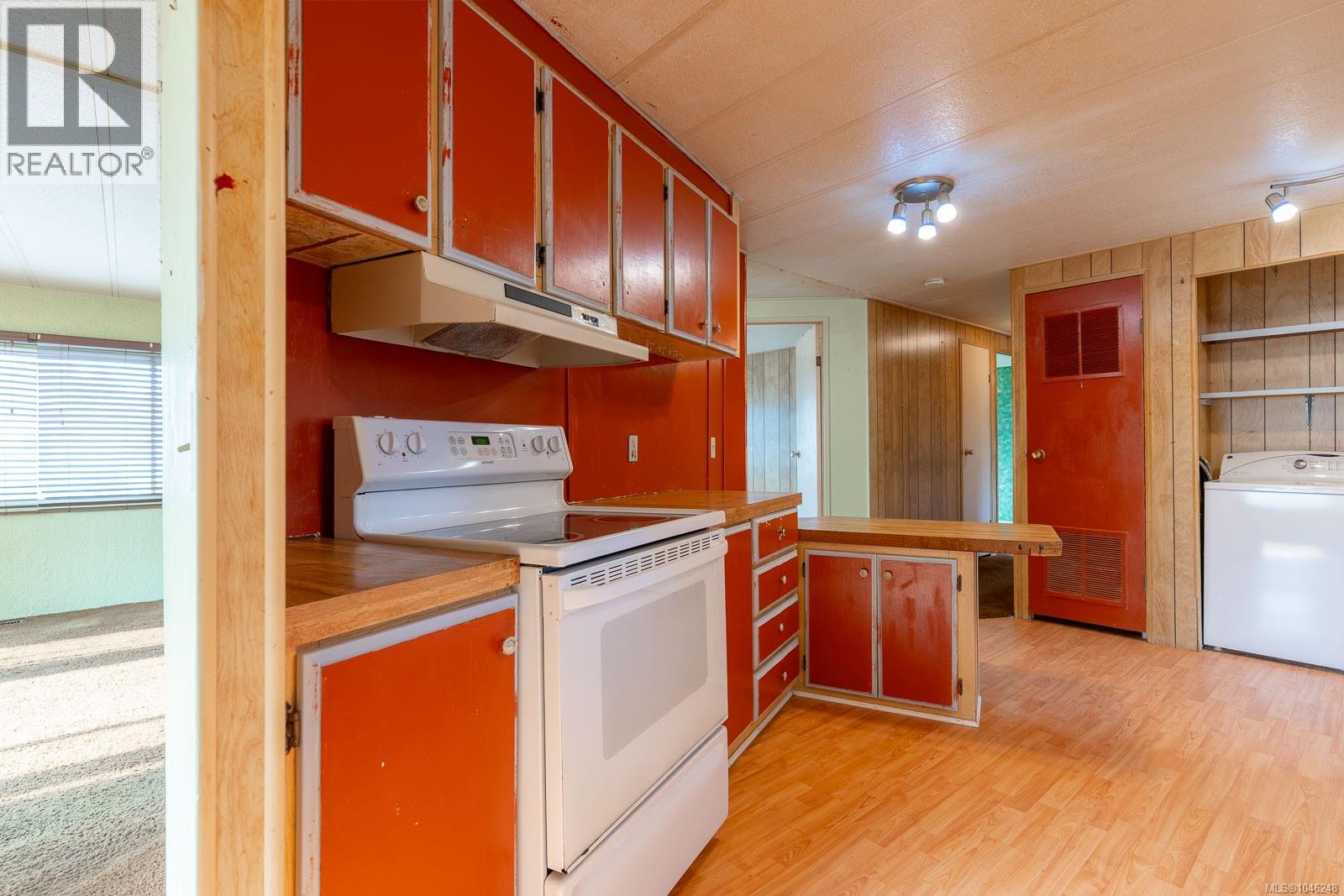 #18 158 Cooper Rd - 21