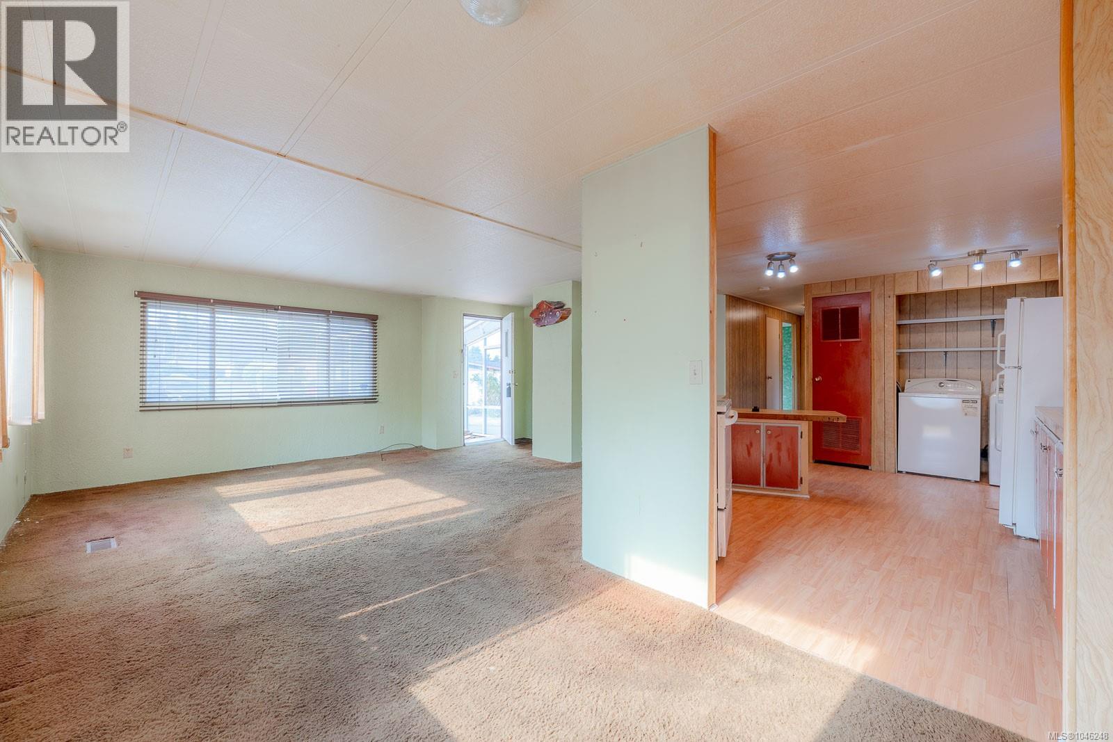 #18 158 Cooper Rd - 19