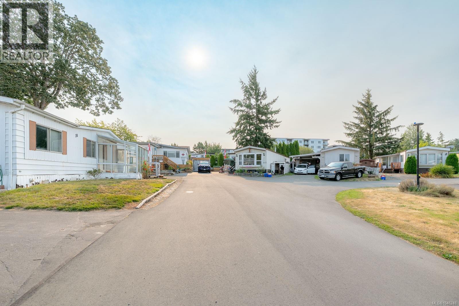 #18 158 Cooper Rd - 5